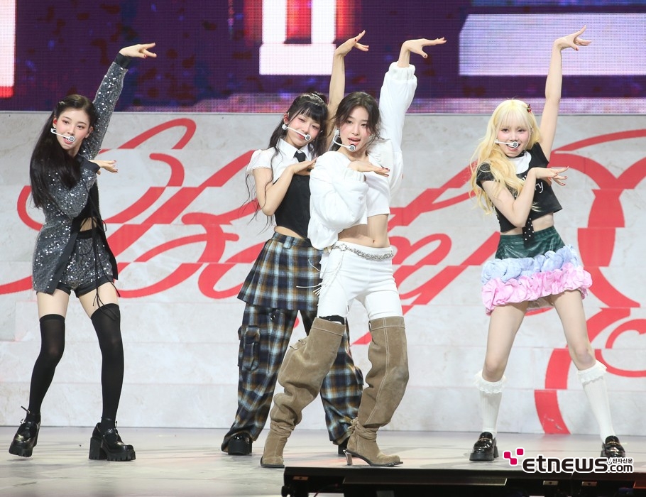 [ET포토] 베이비 돈 크라이, '열맞춰 각이 척척'