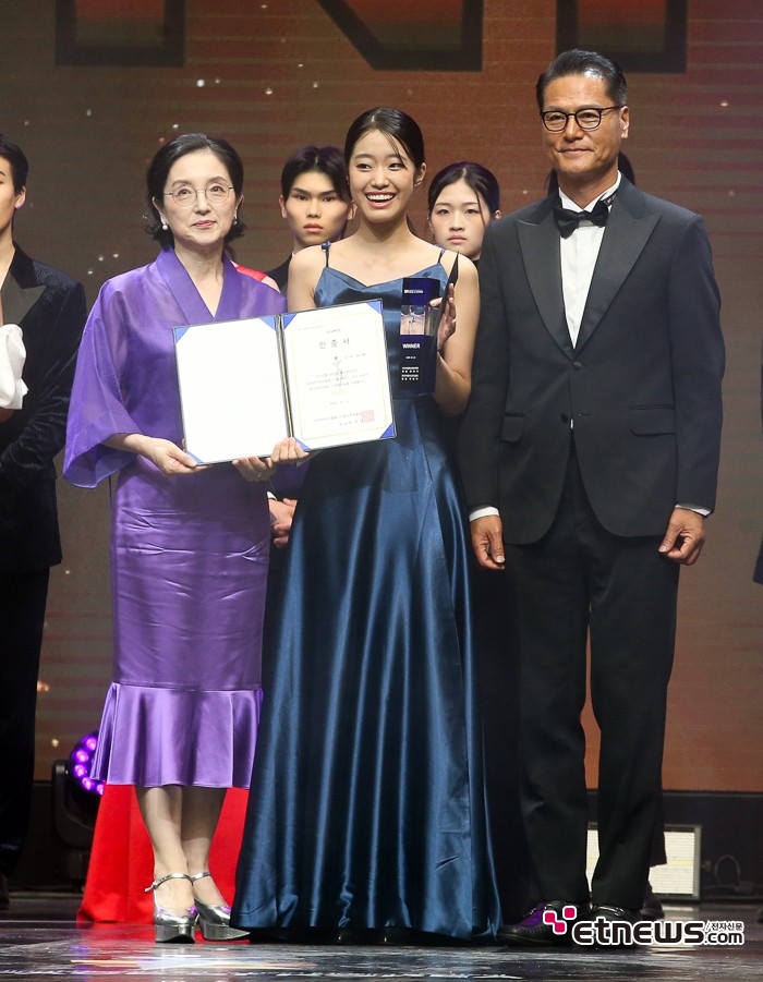 [ET포토] 박지연, '페이스 오브 아시아 위너~이렇게 기쁠 수가'