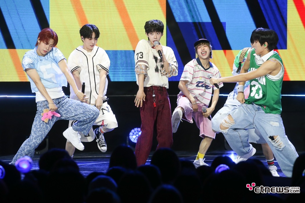 [ET포토] 비보이즈, '유쾌한 니킥'