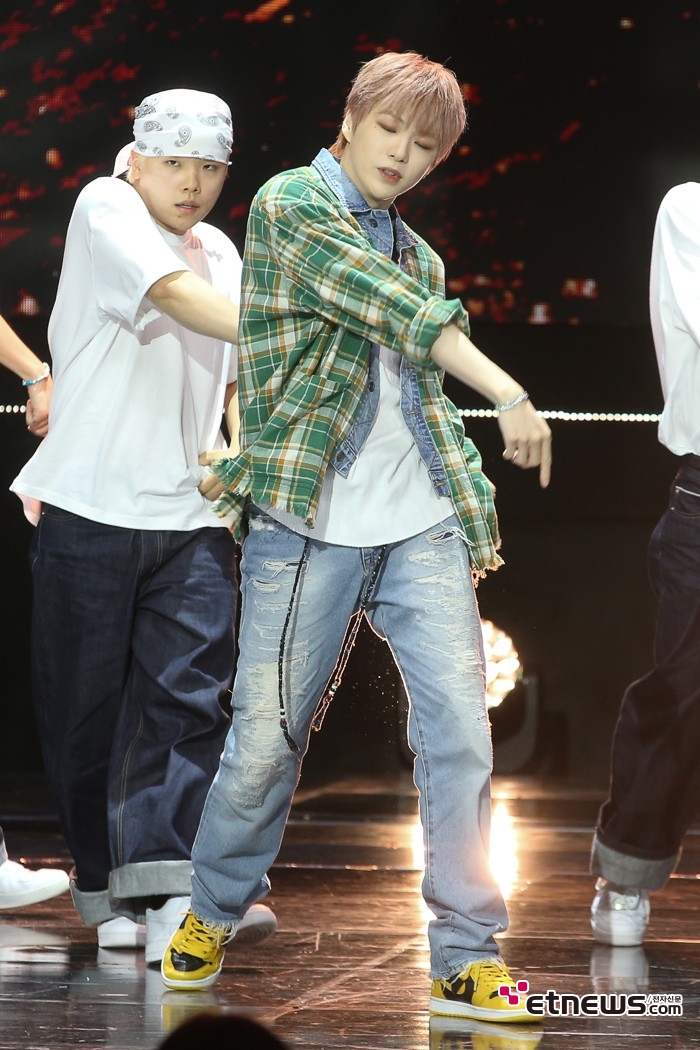 [ET포토] 강다니엘, '선명한 댄스'