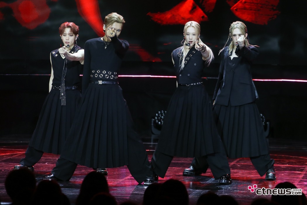 [ET포토] 엑스러브, '유혹의 손짓'