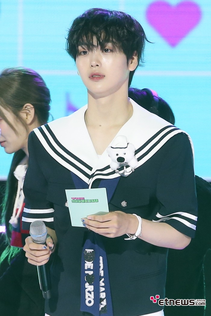 [ET포토] 크래비티 형준, '별빛처럼 반짝이는 눈망울'