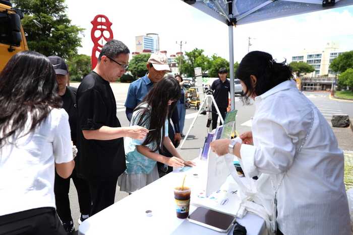 국립광주과학관이 '찾아가는 과학관' 체험 프르그램을 운영하고 있다.