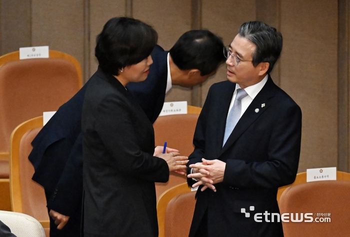 [포토] 대화하는 송미령-김용범