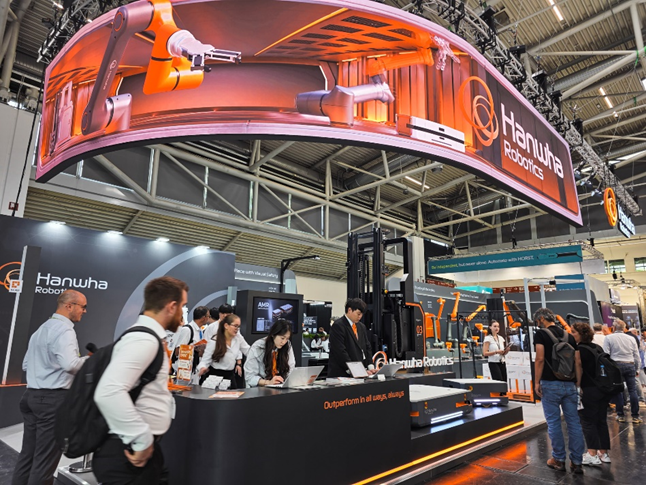 한화로보틱스 '오토매티카 2025' 전시 부스. (사진=한화로보틱스)