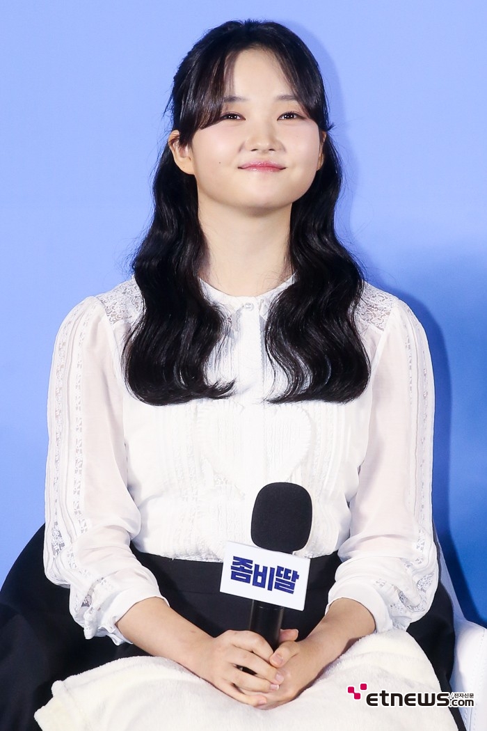 [ET포토] 최유리, '교육받는 좀비로 열연'