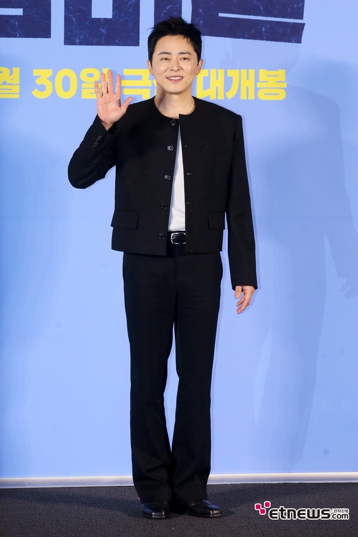 [ET포토] 조정석, '세글자 작품은 꼭 성공하는 루틴'