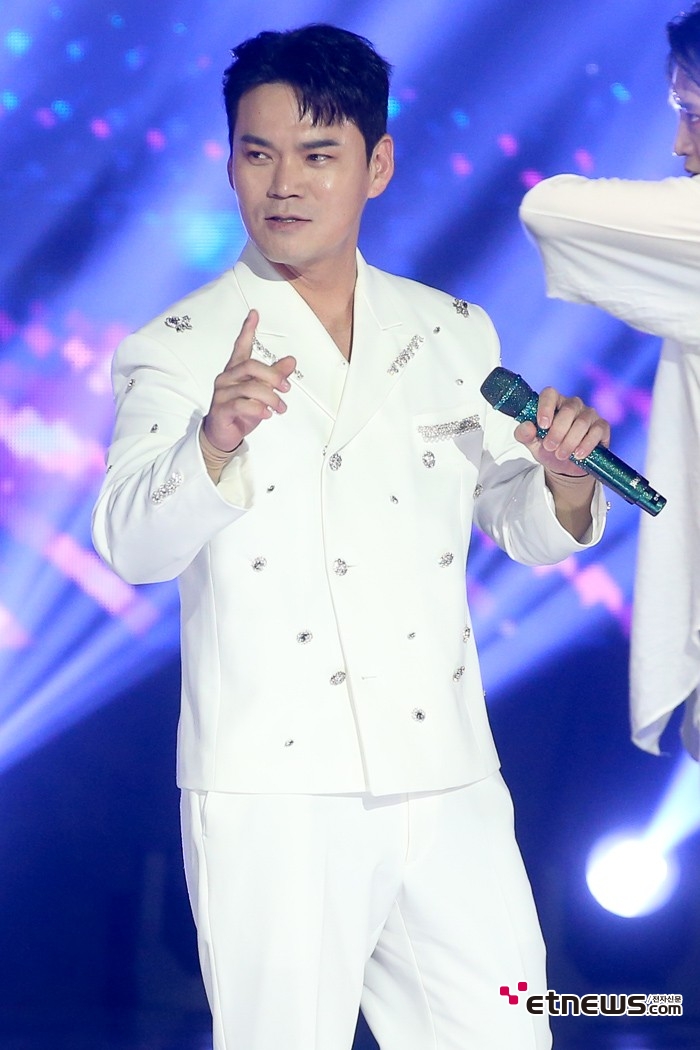 [ET포토] 천록담, '멋짐 흩날리며'