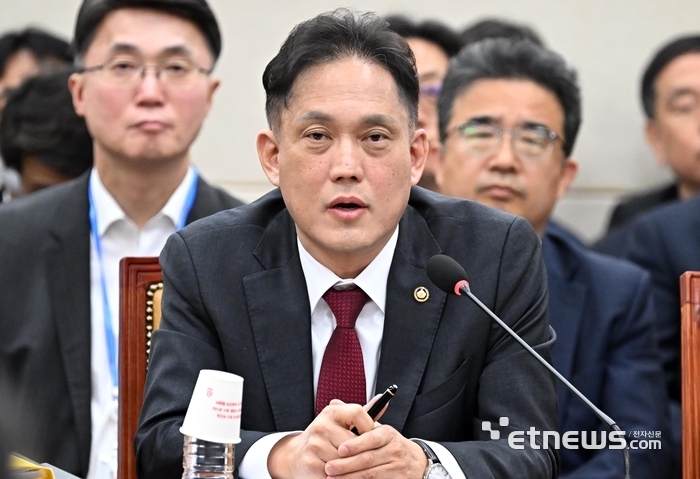 방통위 다시 2인 체제로…김태규 부위원장 업무 복귀