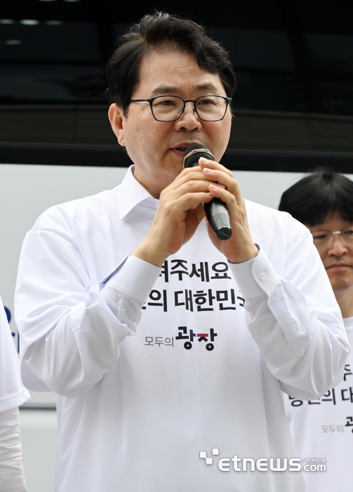 [포토] 격려사 하는 이한주 국정기획위원장
