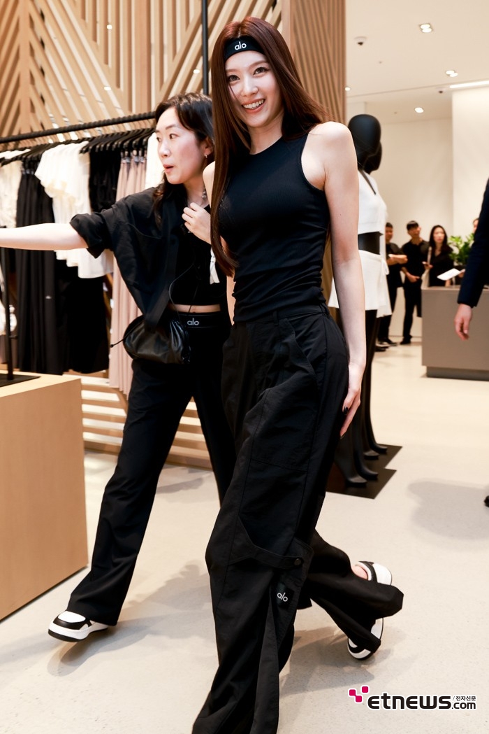 [ET포토] 트와이스 사나, '안녕하세요~'