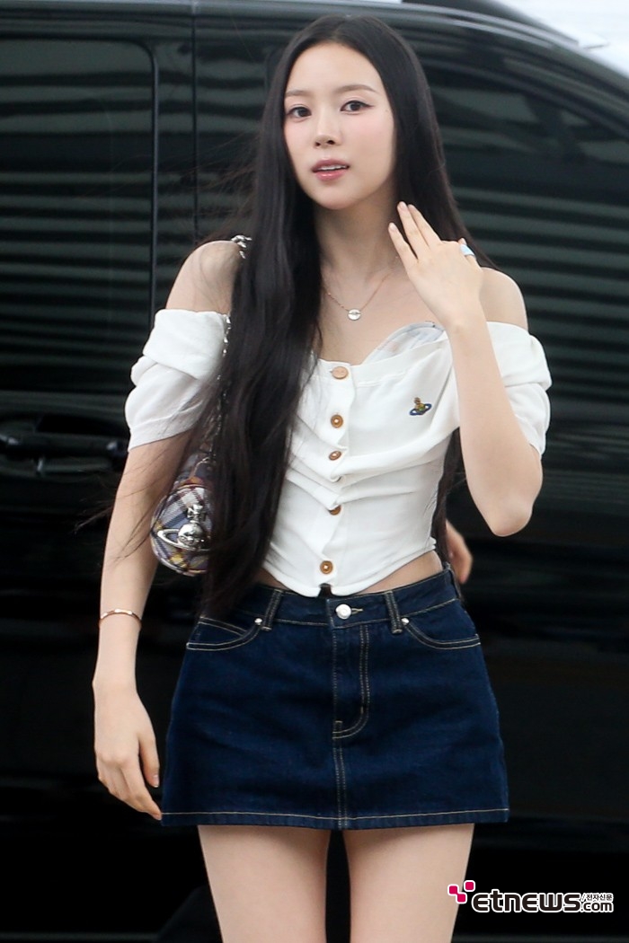 [ET포토] 미야오 나린, '머리결만 넘겨도'