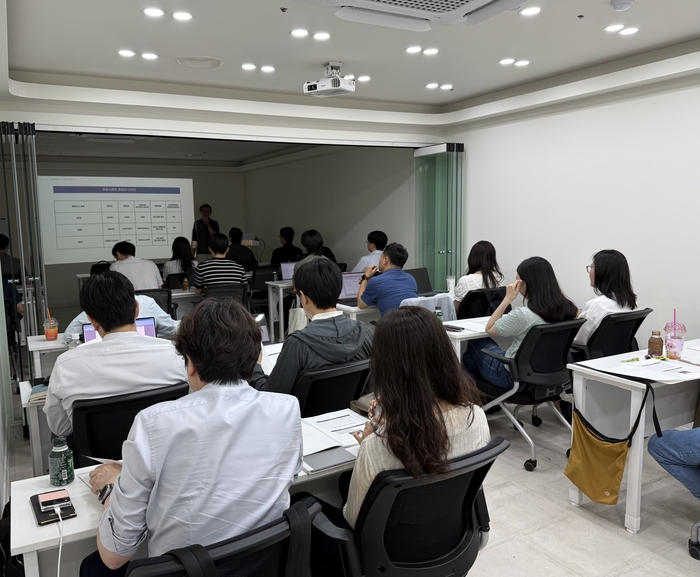 KOIIA, '중견기업 신사업·신시장 빌드업 교육' 성황리에 종료