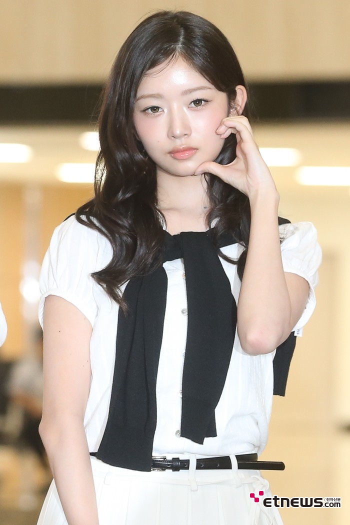 [ET포토] 아이브 리즈, '스마트 해보이는 얼굴'