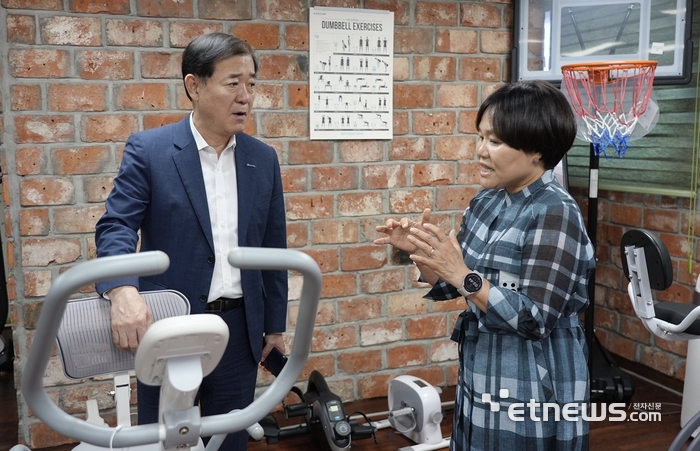 “中企 온라인 돌파구 찾는다”…한유원 이태식 대표, 현장 찾아 판로 지원 점검