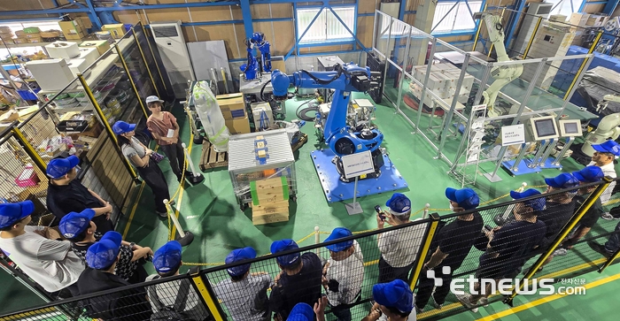 영진전문대, 일본 선진 기술 연수로 '이열치열' 실력 점검! 글로벌 경쟁력 키우는 정밀기계공학과 학생들