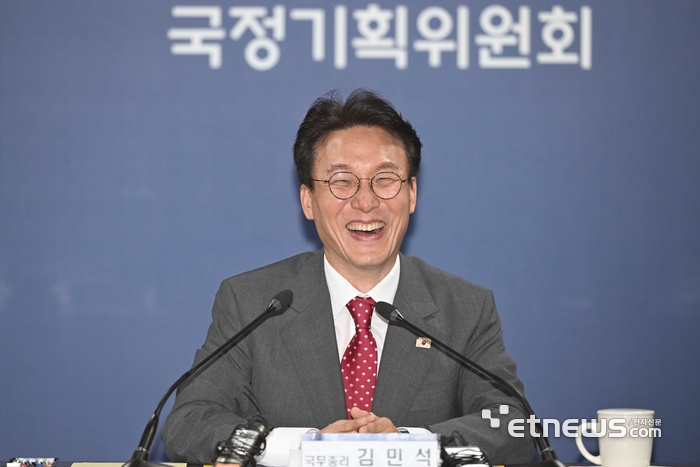 [포토] 환하게 웃는 김민석 총리