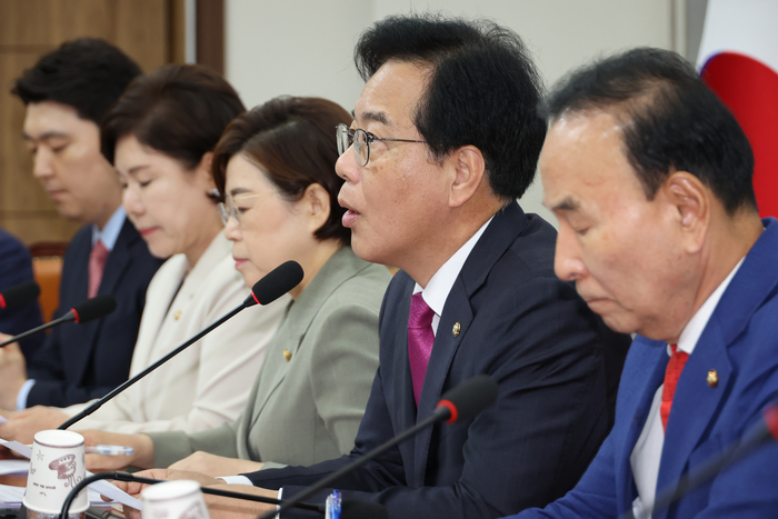 국민의힘 송언석 비대위원장 겸 원내대표가 7일 서울 여의도 국회에서 열린 비상대책위원회의에서 발언하고 있다.(사진=연합뉴스)