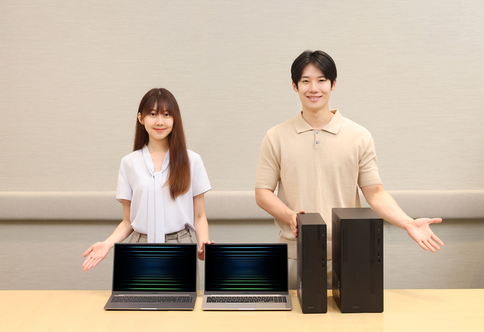 삼성전자가 갤럭시 AI를 탑재한 2025년형 PC 신제품 '갤럭시 북5'와 '삼성 데스크탑' 타워형, 슬림형 2종을 국내 출시한다.