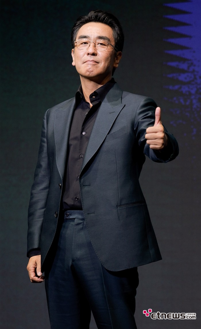 [ET포토] 류승룡, '무빙에 이어 파인도 대박 예감'