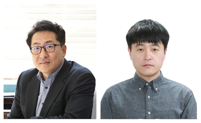 박기홍 교수(왼쪽)와 김기백 박사졸업생.