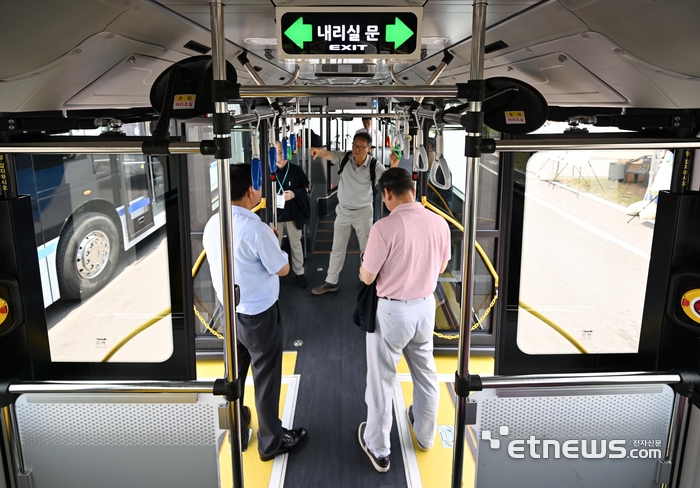 [포토] 제주식 양문형 전기버스