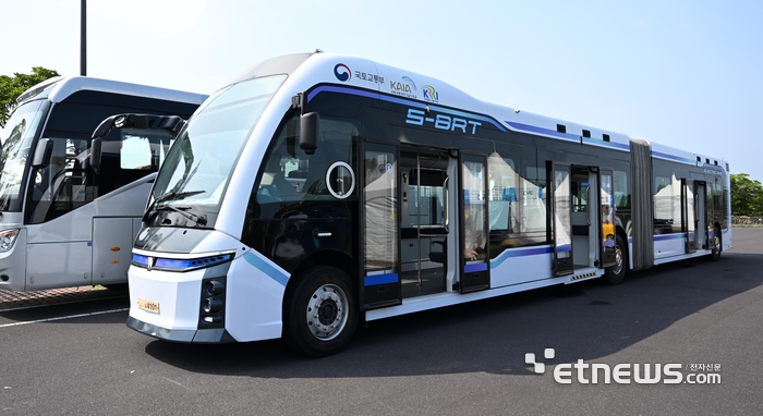 [포토] 양문형 전기굴절버스 'K-TRAM'