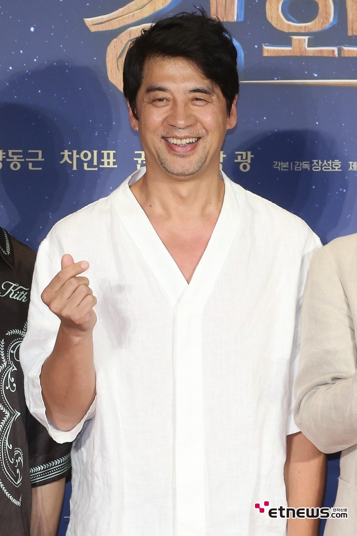 [ET포토] 권오중, '반가운 얼굴'