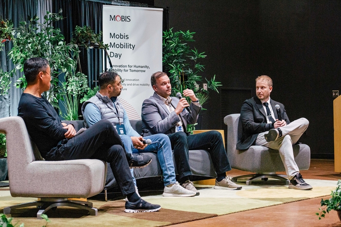 현대모비스가 미국 디트로이트에서 개최한 '모비스 모빌리티 데이'에서 글로벌 스타트업, 완성차, 학계, 투자자들과 신기술과 미래 모빌리티 트렌드를 공유했다.