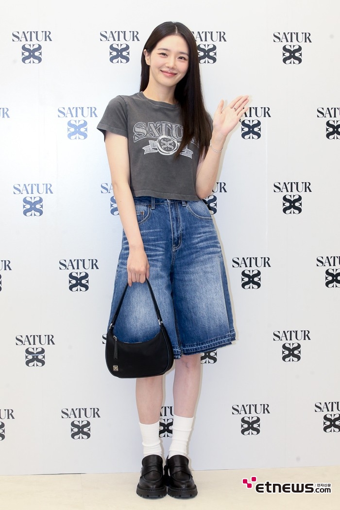 [ET포토] 박규영, '명동으로 외출하기 좋은 패션'