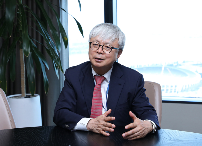 강석훈 법무법인 율촌 대표 변호사