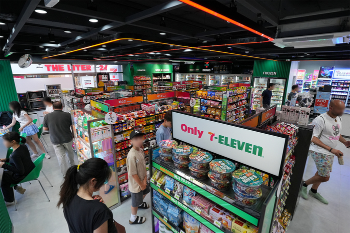 세븐일레븐 '뉴웨이브종각점' 내부 전경