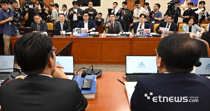 [포토] 고성 오가는 인사청문회