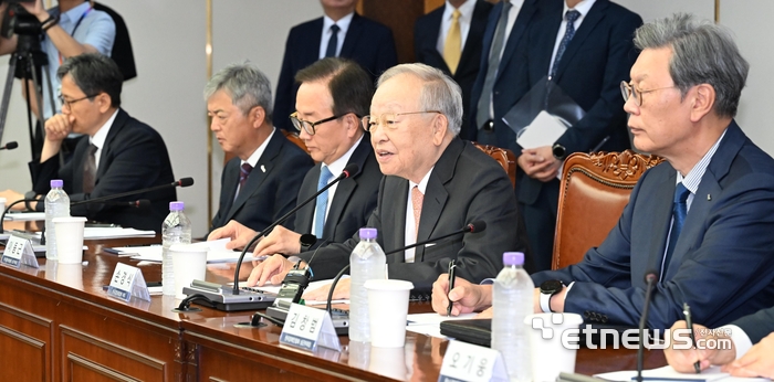 [포토] 인사말하는 손경식