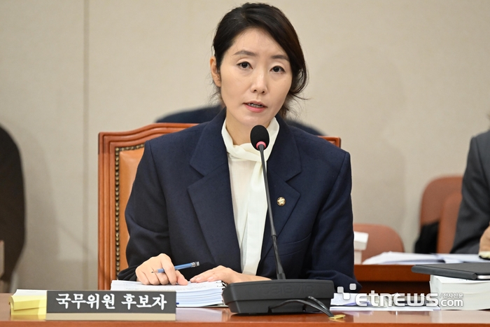 [포토] 답변하는 강선우 여가부장관 후보자