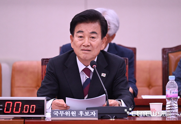 [포토] 답변하는 정동영