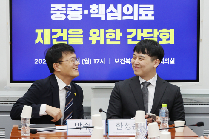 전공의 단체, 국회에 수련환경 개선 요구사항 전달…복귀 가시화