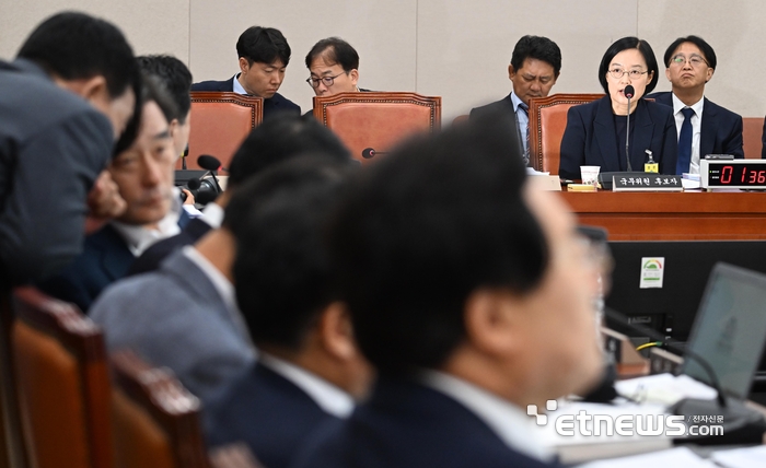 [포토] 인사청문회 답변하는 한성숙