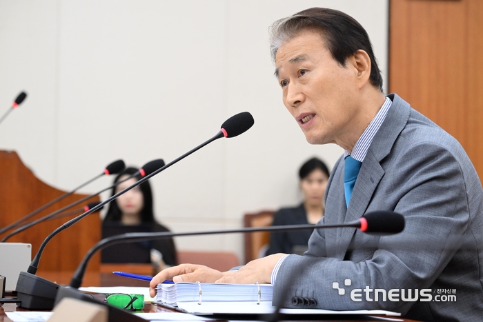 [포토] 권오을 보훈장관 후보자 인사청문회