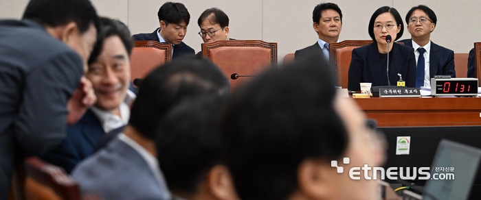 [포토] 인사청문회 답변하는 한성숙