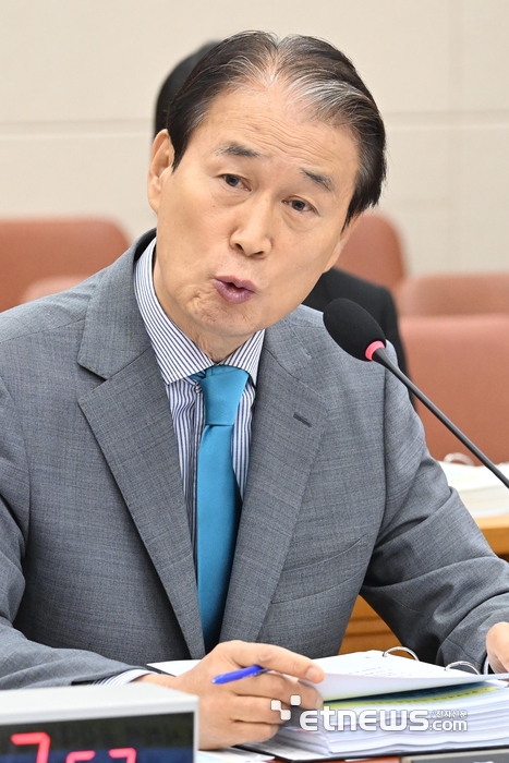 [포토] 답변하는 권오을 국가보훈부 장관 후보자