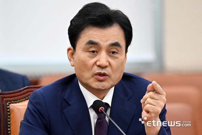 [포토] 첫 非군인 출신 국방장관 인사청문회