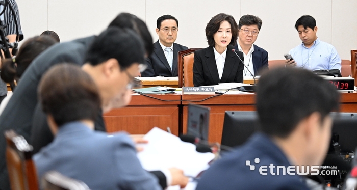 [포토] 이진숙 인사청문회, '논문 표절' 의혹 부인