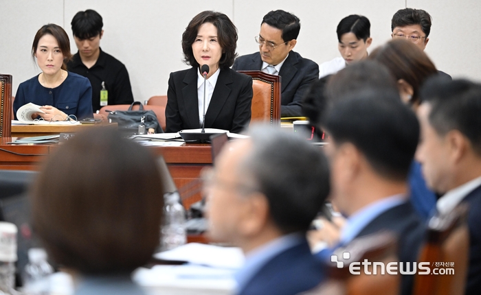 [포토] 답변하는 이진숙 교육장관 후보자