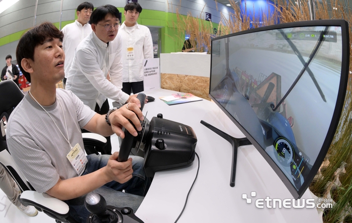 [포토] 트랙터 농작업 체험, 시뮬레이터로