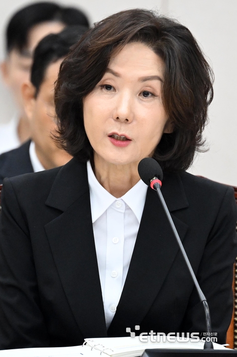 [포토] 인사청문회 답변하는 이진숙