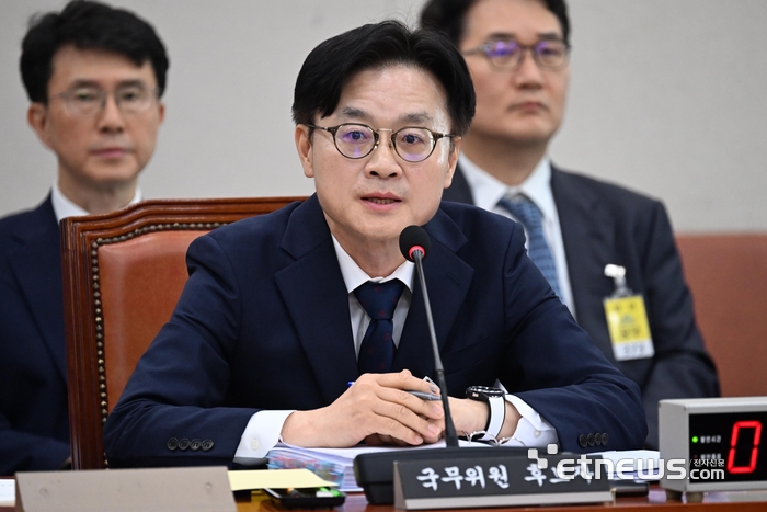 [포토] 답변하는 김정관 산업통상자원부 장관 후보자