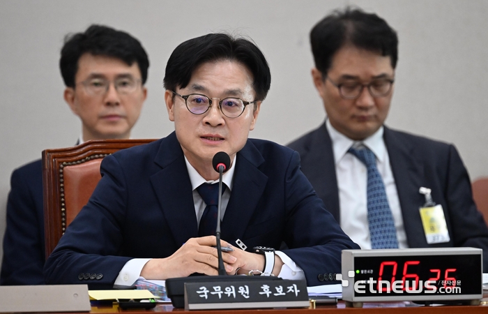 [포토] 질의 답변하는 김정관 후보자