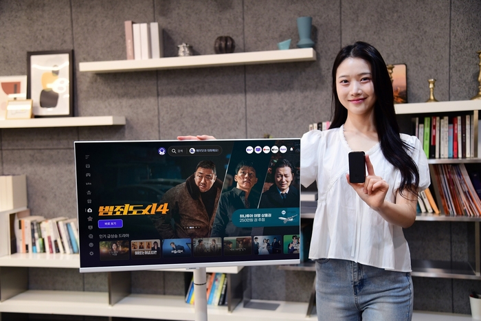 SK브로드밴드는 B tv 무선 셋톱박스와 이동식 TV를 결합해 하나의 세트처럼 이용할 수 있는 'B tv 무빙'을 출시한다.