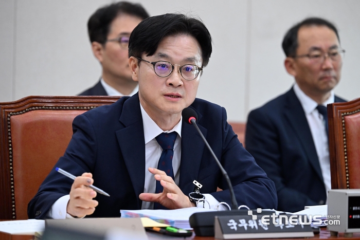 김정관 산업통상자원부 장관. 전자신문DB